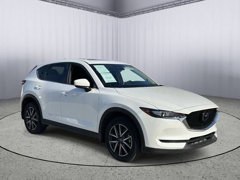 Used 2018 MAZDA CX-5 Touring w/ Preferred Equipment Package FWD image 5