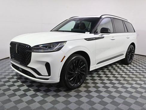 New 2026 Lincoln Aviator Reserve AWD/4WD image 2