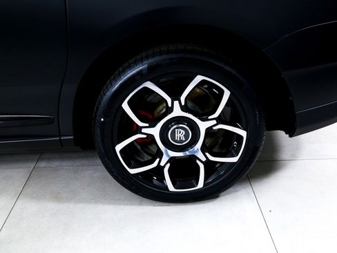 Used 2020 Rolls-Royce Cullinan Black Badge AWD/4WD image 41