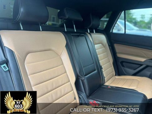 Used 2021 Volkswagen Atlas Cross Sport SEL Premium R-Line AWD/4WD image 10