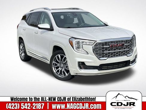 Used 2024 GMC Terrain Denali w/ Denali Premium Package image 1