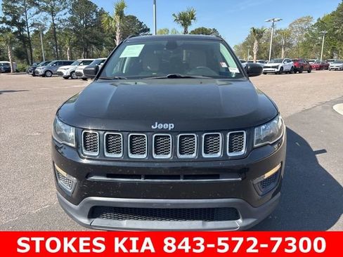 Used 2018 Jeep Compass Sport image 2
