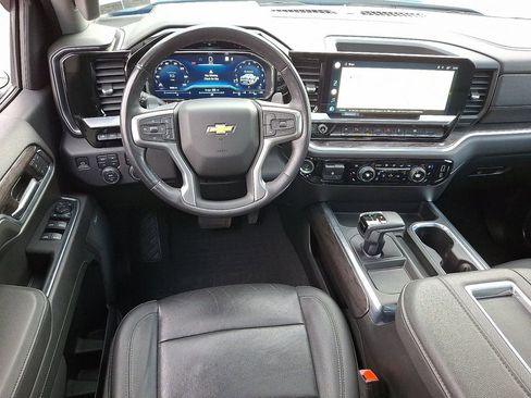 Used 2022 Chevrolet Silverado 1500 LTZ w/ LTZ Premium Package image 2