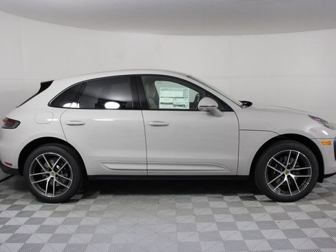 New 2026 Porsche Macan image 8