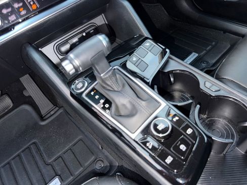 Used 2025 Kia Sportage SX image 28