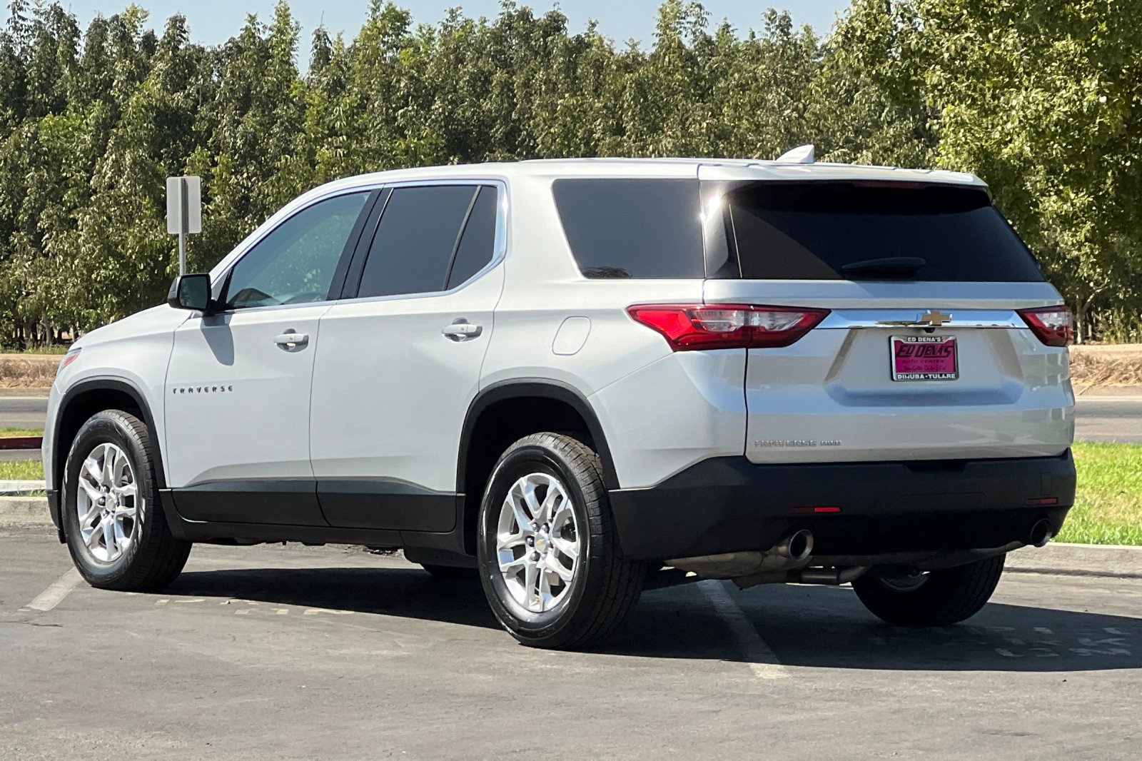 Used 2021 Chevrolet Traverse LS AWD/4WD image 7