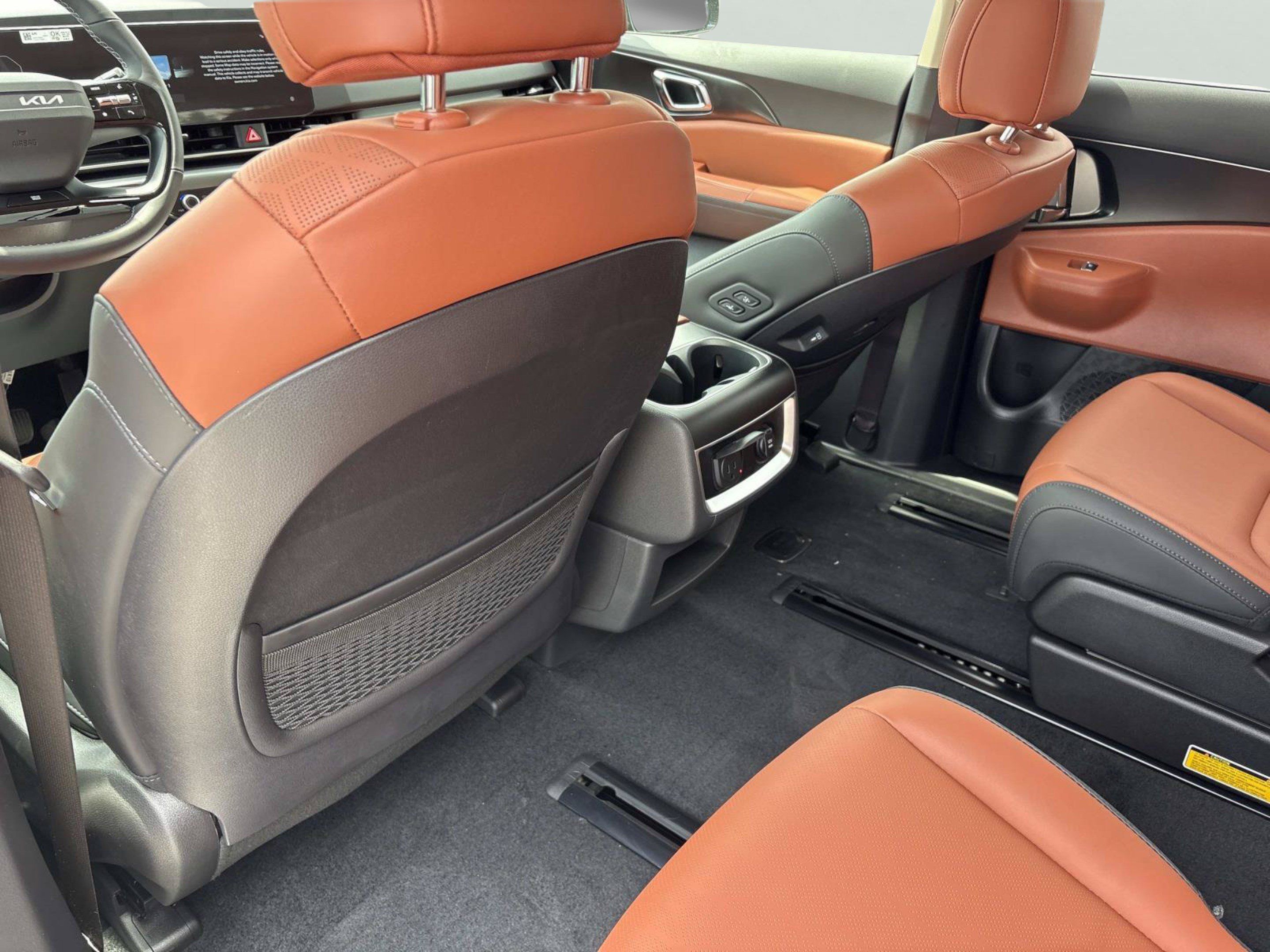 New 2027 Kia Carnival SX w/ Dark Edition Package FWD image 17