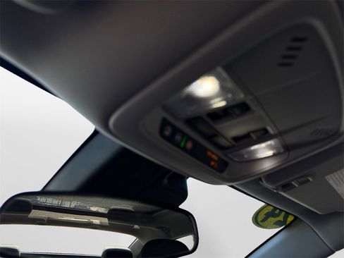 Used 2024 Chevrolet Malibu LT image 27