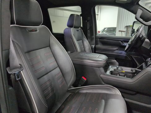 Used 2024 GMC Sierra 2500 AT4X image 17