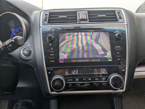 Used 2018 Subaru Outback 3.6R Touring AWD/4WD image 16
