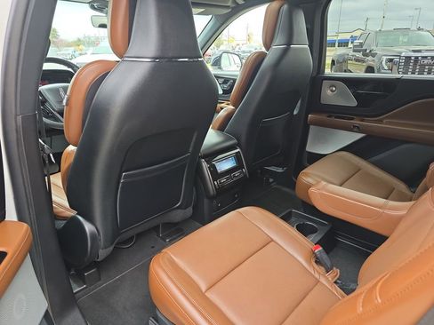 Used 2021 Lincoln Aviator Reserve w/ Equipment Group 201A image 16