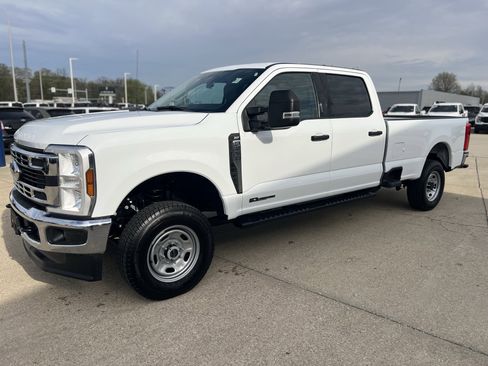 Used 2024 Ford F250 XLT w/ FX4 Off-Road Package image 12