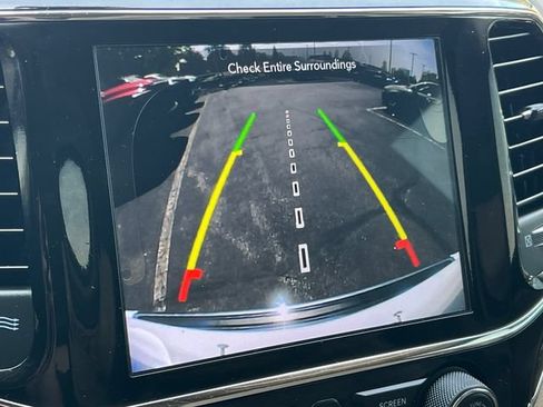 Used 2019 Jeep Grand Cherokee Limited AWD/4WD image 24