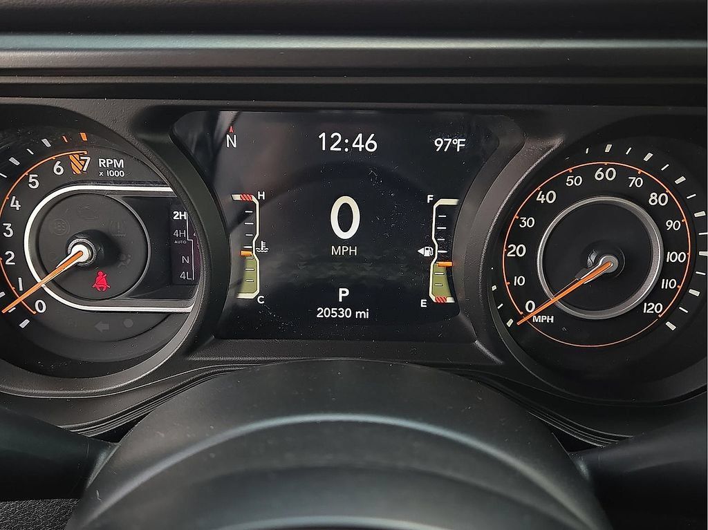 Used 2025 Jeep Gladiator Mojave AWD/4WD image 18