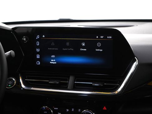 Used 2026 Chevrolet Trax ACTIV w/ Driver Confidence Package image 15