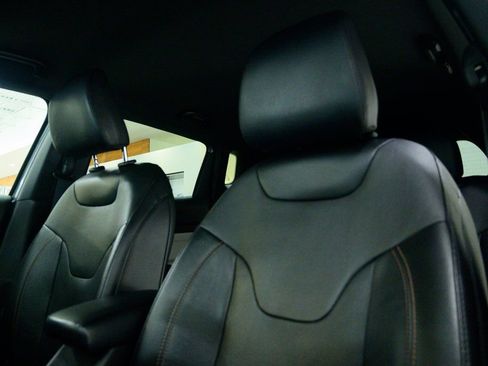 Used 2023 Jeep Compass Limited image 19