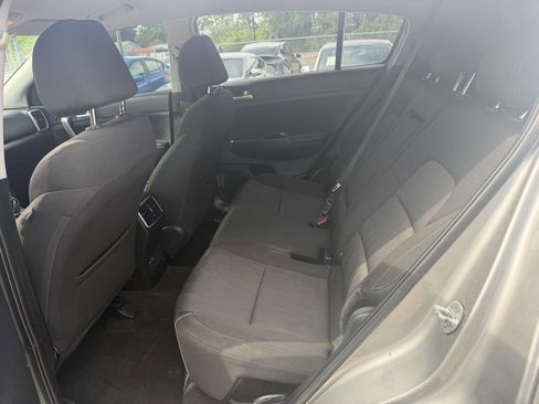 Used 2022 Kia Sportage LX image 7