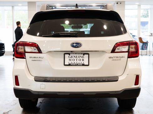 Used 2016 Subaru Outback 2.5i Limited image 5