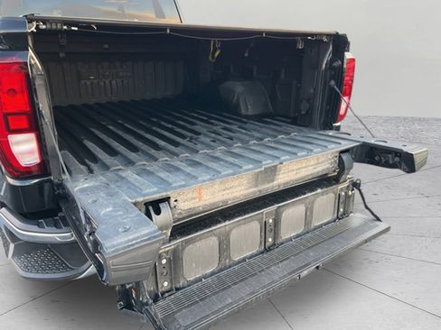 Used 2022 GMC Sierra 1500 SLE image 29