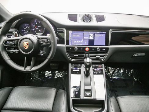 Certified 2025 Porsche Macan Turbo AWD/4WD image 16