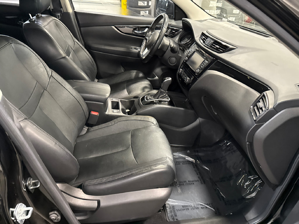 Used 2017 Nissan Rogue Sport SL w/ SL Premium Package AWD/4WD image 16