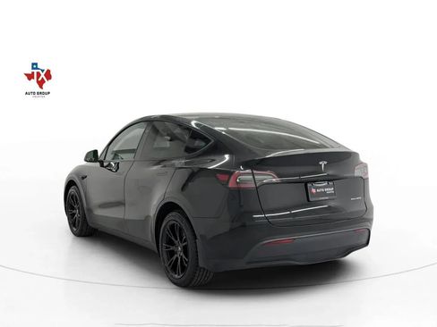 Used 2024 Tesla Model Y Long Range AWD/4WD image 53