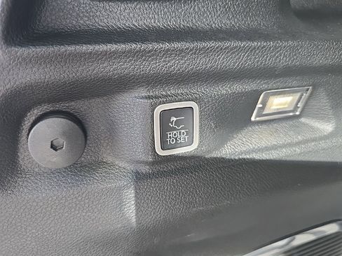 Used 2021 Jeep Grand Cherokee L Limited AWD/4WD image 33