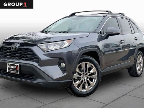 Used 2020 Toyota RAV4 XLE Premium FWD image 1