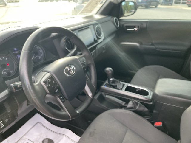 Used 2018 Toyota Tacoma TRD Off-Road AWD/4WD image 14