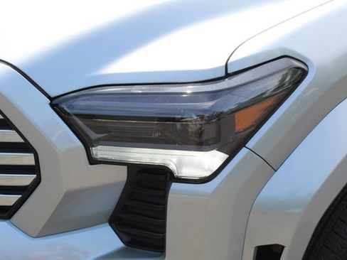 Used 2024 Toyota Tacoma Limited w/ Limited Package (LT) AWD/4WD image 10