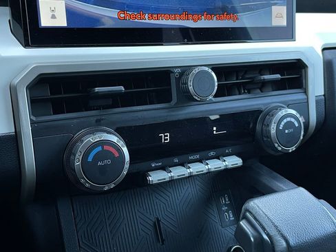 Used 2024 Toyota Tacoma TRD Sport image 18