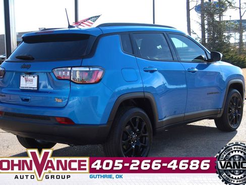 Used 2025 Jeep Compass Latitude w/ Altitude Special Edition image 11