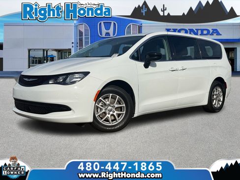 Used 2024 Chrysler Voyager LX image 1