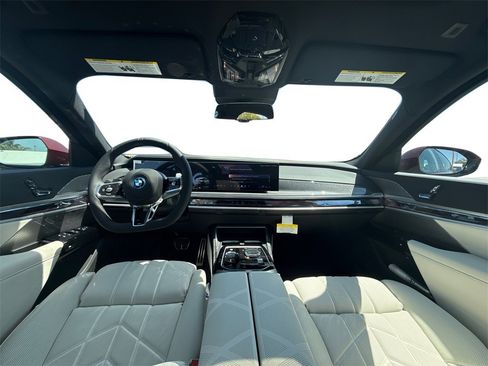 New 2025 BMW 750e xDrive image 19