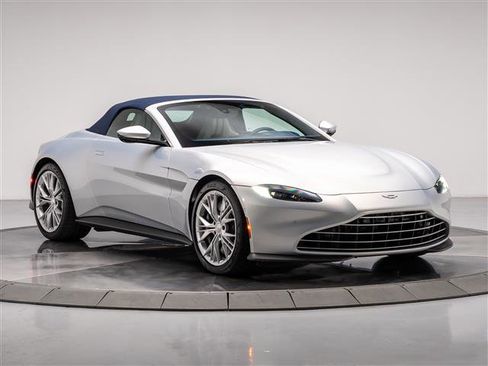 Used 2023 Aston Martin V8 Vantage Roadster image 22