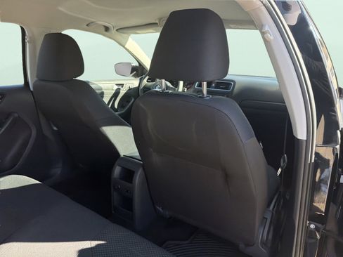 Used 2014 Volkswagen Jetta S image 38