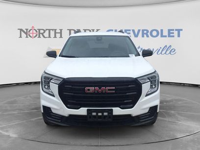 Used 2024 GMC Terrain SLE w/ Driver Convenience Package