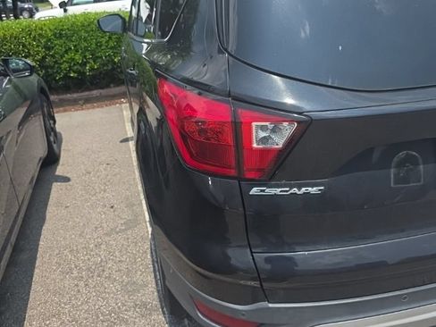Used 2019 Ford Escape Titanium AWD/4WD image 11