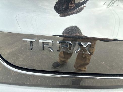 Certified 2024 Chevrolet Trax RS w/ Driver Confidence Package image 31