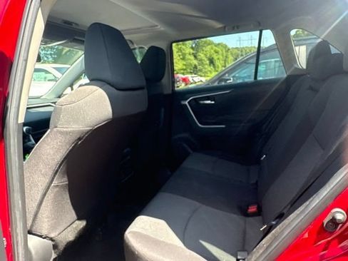 Used 2022 Toyota RAV4 XLE w/ Convenience Package AWD/4WD image 14
