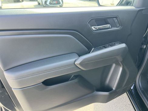 New 2026 GMC Canyon Elevation w/ LPO, Black Badging Package RWD image 10