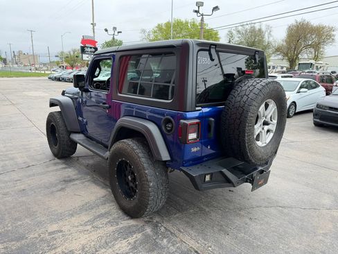 Used 2018 Jeep Wrangler Sport AWD/4WD image 5