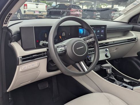 Used 2025 Hyundai Tucson SEL FWD image 4