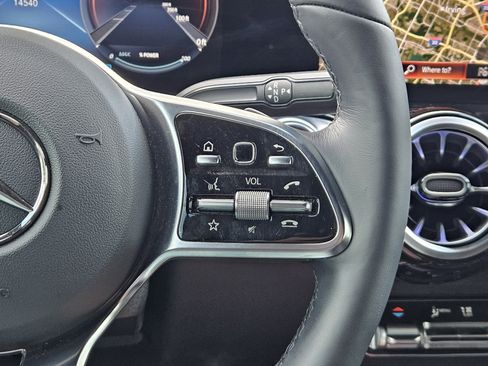 Certified 2023 Mercedes-Benz EQB 300 4MATIC image 29