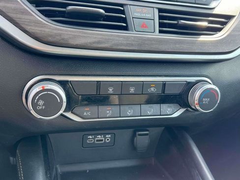 Used 2023 Nissan Altima 2.5 SV FWD image 29