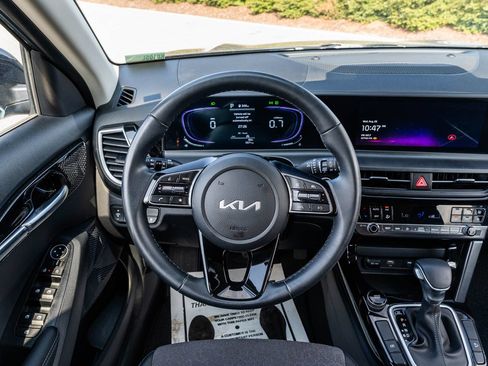 Used 2026 Kia Seltos S FWD image 21
