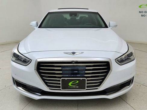 Used 2019 Genesis G90 3.3T Premium RWD image 2