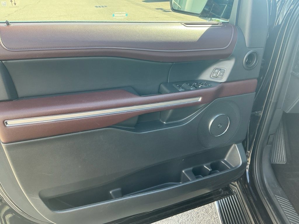 Used 2022 Ford Expedition Max Limited AWD/4WD image 16