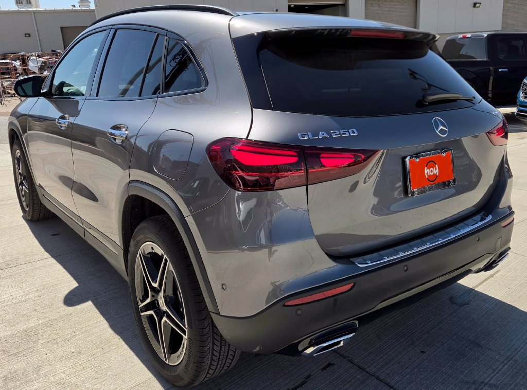 Used 2026 Mercedes-Benz GLA 250 4MATIC image 6
