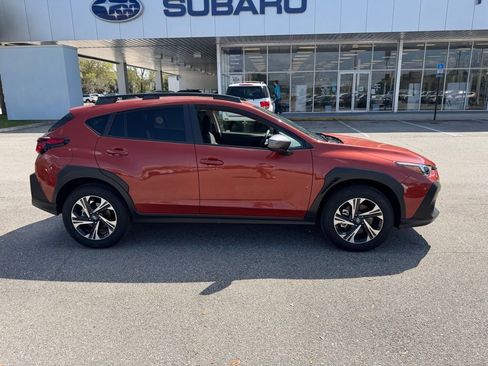 Used 2025 Subaru Crosstrek 2.0i Premium image 2